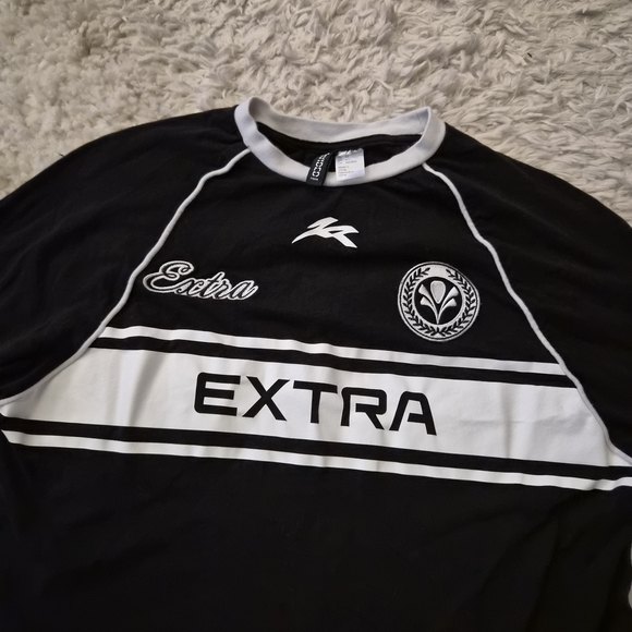 ☆5/$15☆H&M Divided EXTRA Racing Long Sleeve Shirt | Black & White | XS - Picture 2 of 16